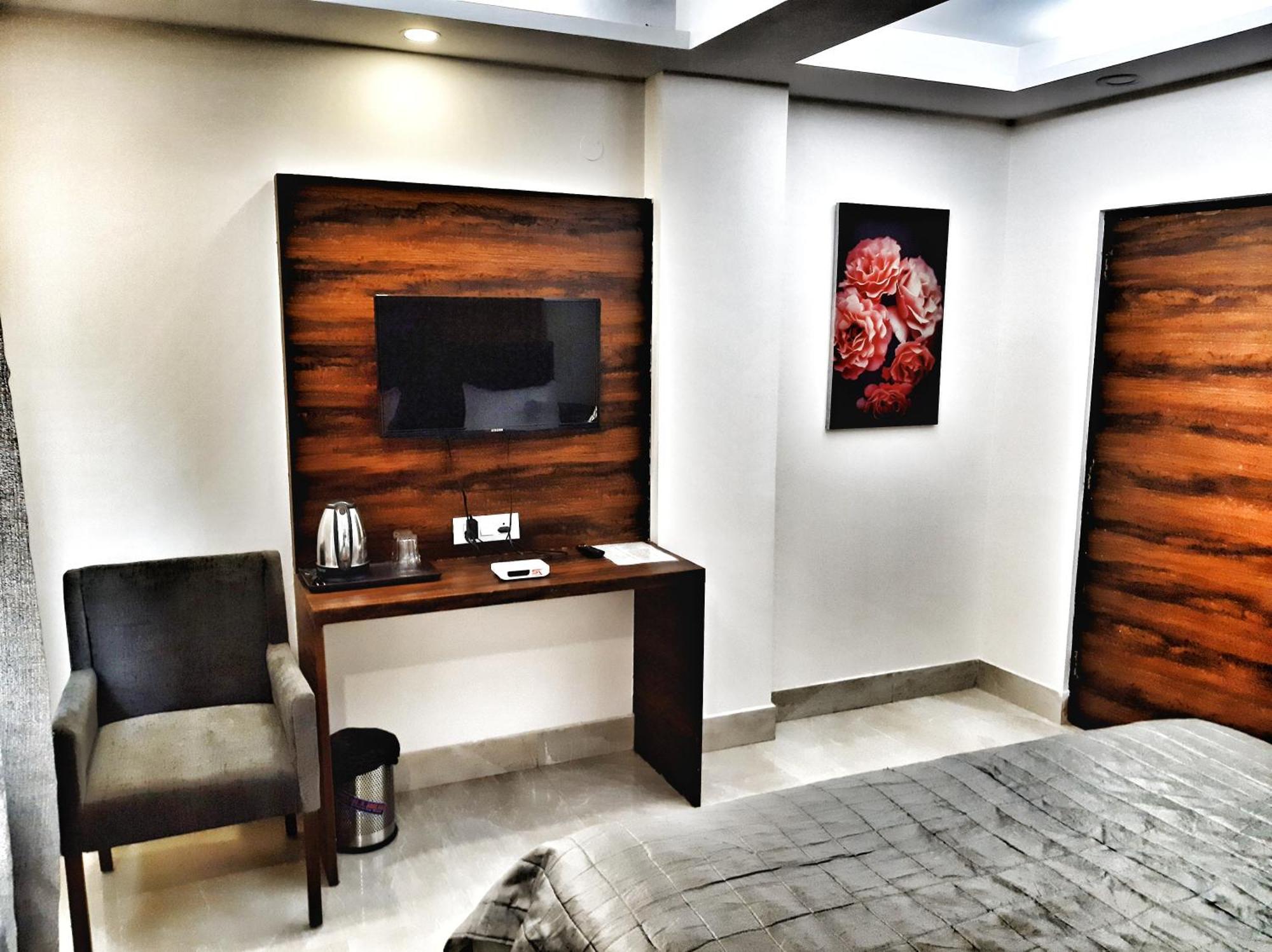 德里航空城，Nh 48 Hotel 3*