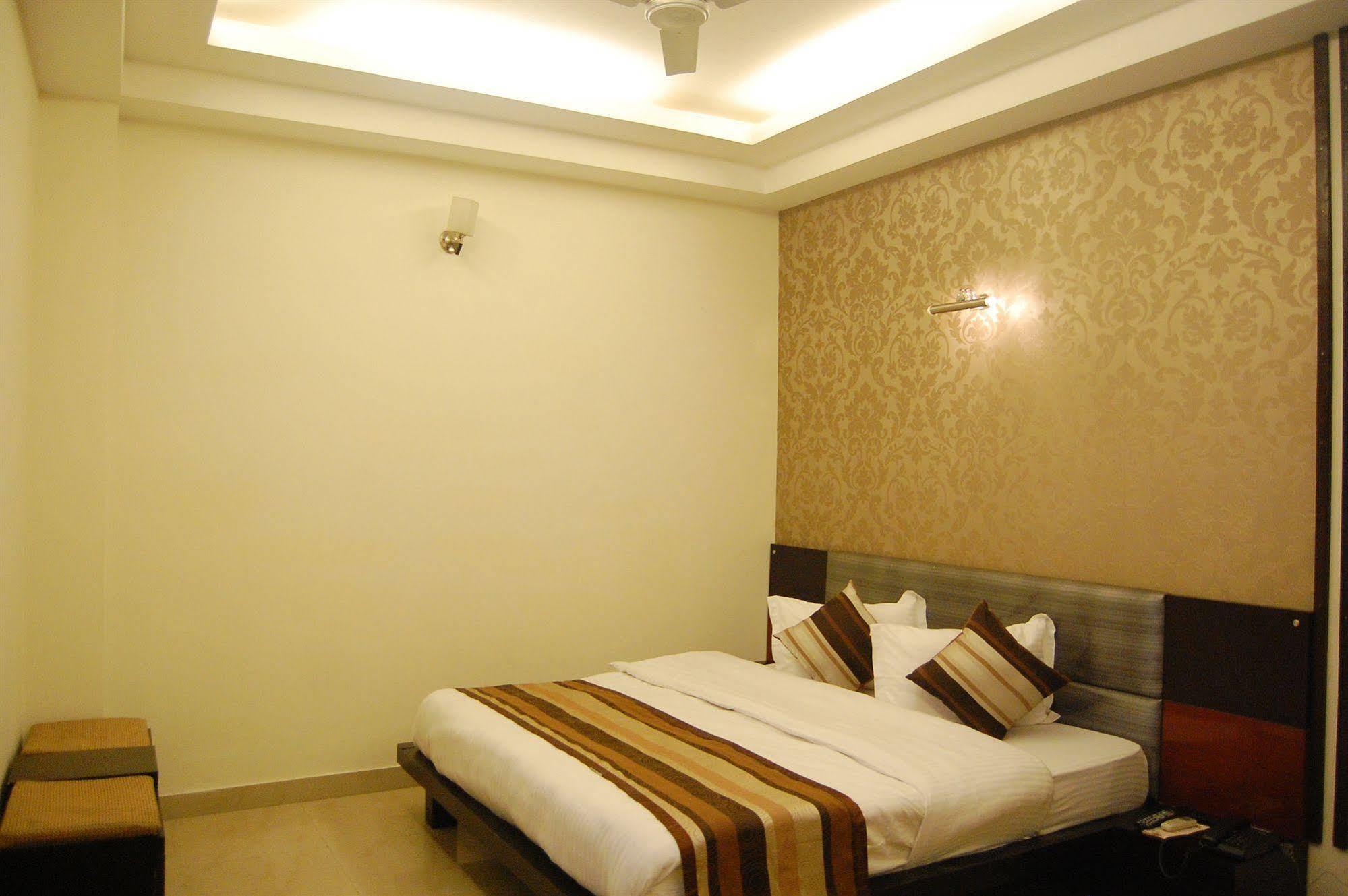 德里航空城，Nh 48 Hotel 3*