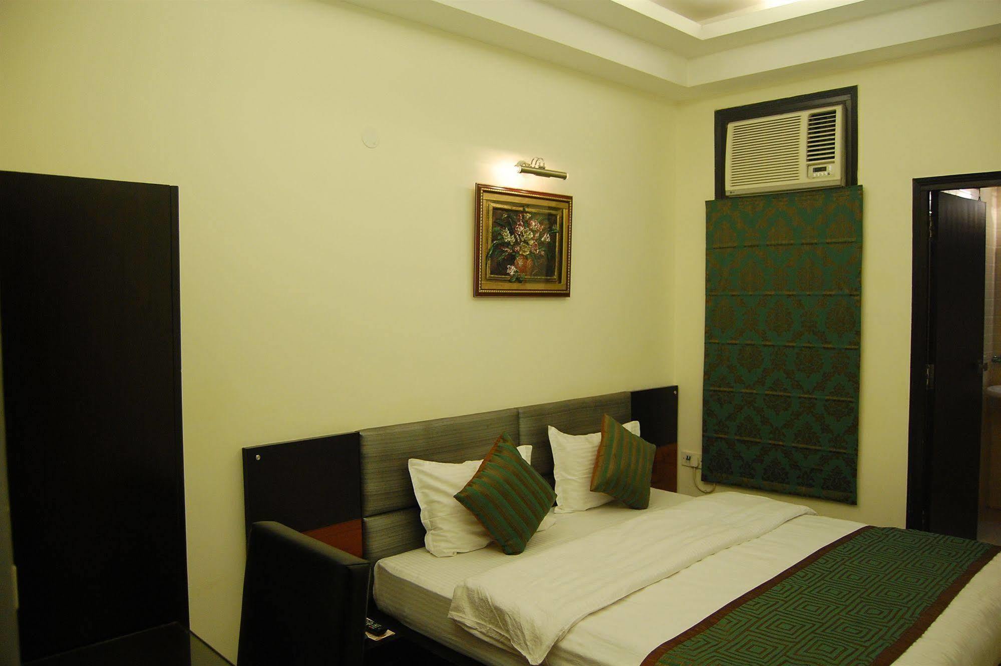德里航空城，Nh 48 Hotel 3*