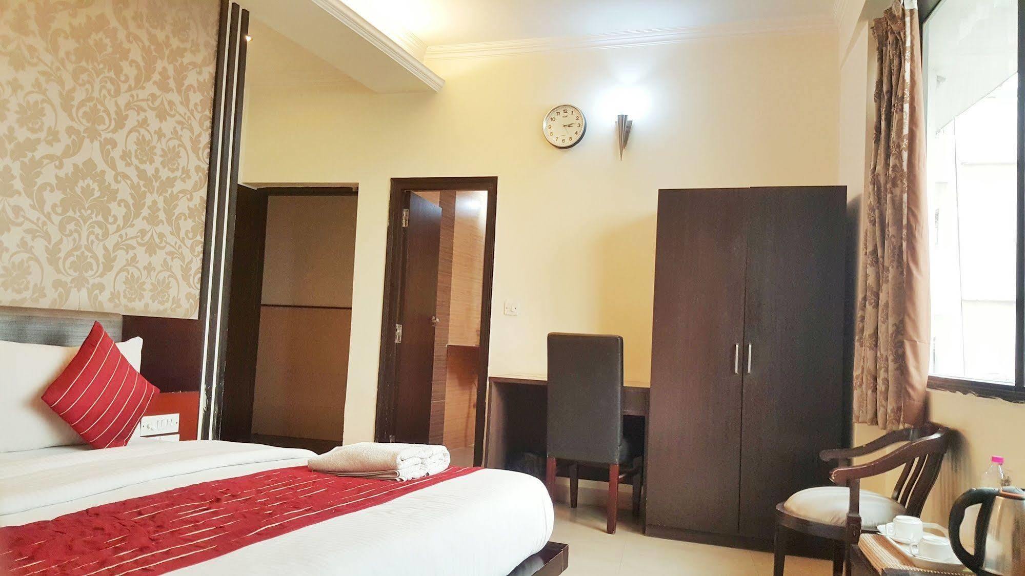 德里航空城，Nh 48 Hotel 3*
